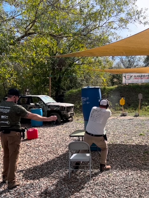 Gun instructor teaching shooting lessons in St. Cloud Florida